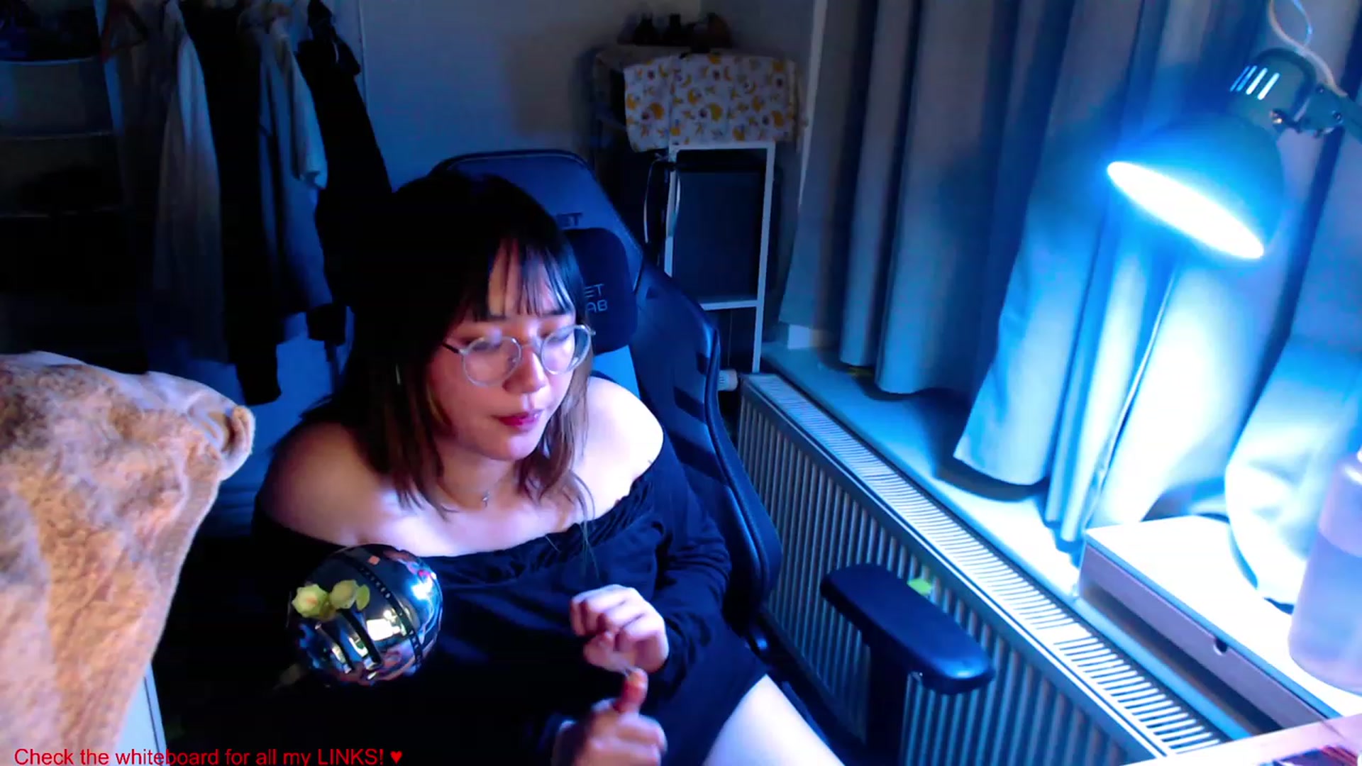 Gallery image thumbnail from Kuromin's myfreecams stream on, 06/20/2023, 21:24 image 1 of 20