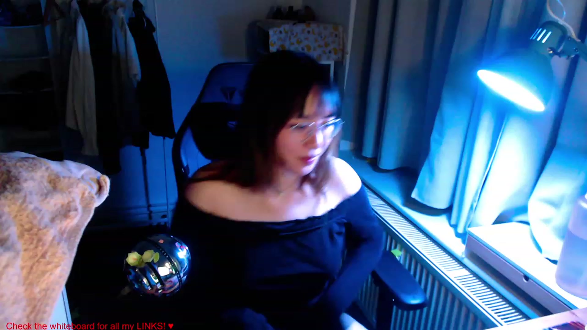 Gallery image thumbnail from Kuromin's myfreecams stream on, 06/20/2023, 21:24 image 3 of 20