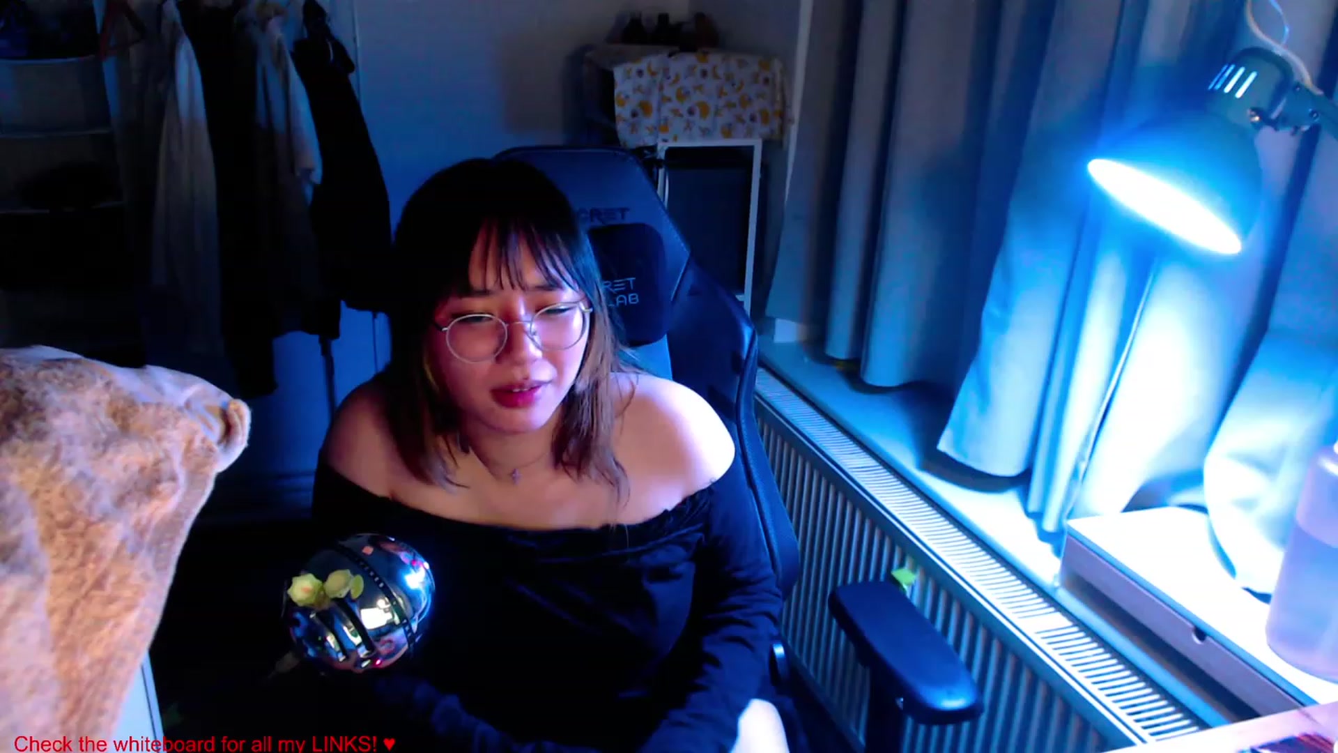 Gallery image thumbnail from Kuromin's myfreecams stream on, 06/20/2023, 21:24 image 2 of 20