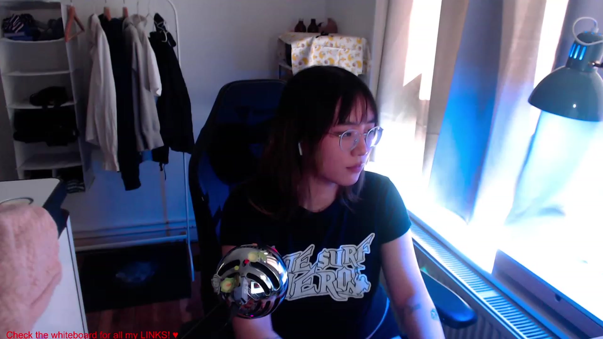 Gallery image thumbnail from Kuromin's myfreecams stream on, 06/21/2023, 14:54 image 17 of 20