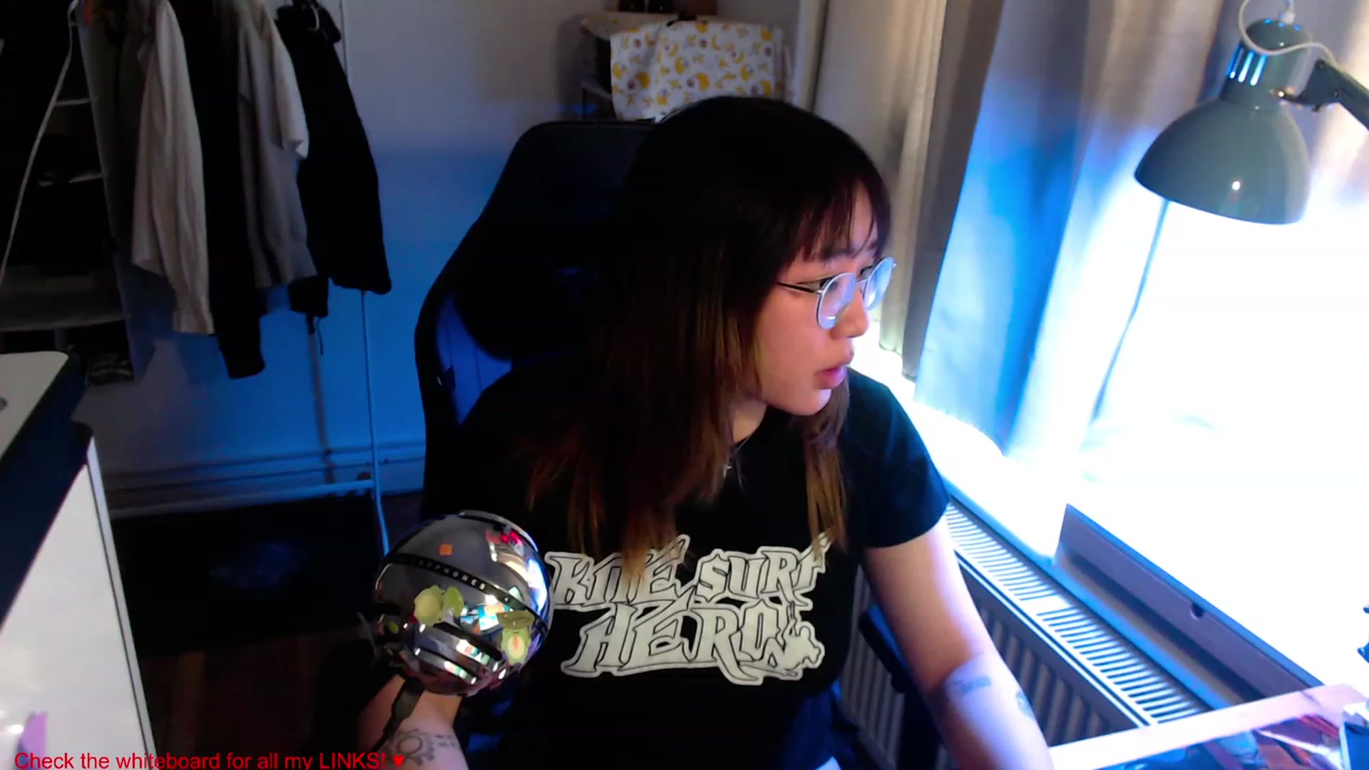 Gallery image thumbnail from Kuromin's myfreecams stream on, 06/21/2023, 14:54 image 1 of 20