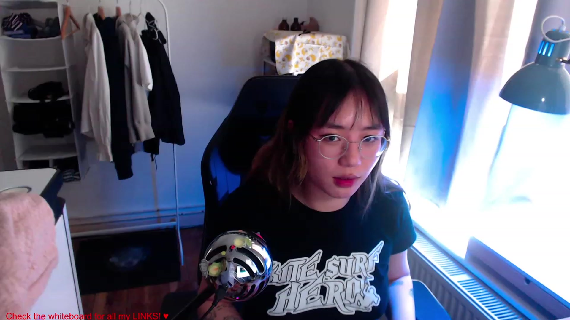 Gallery image thumbnail from Kuromin's myfreecams stream on, 06/21/2023, 14:54 image 18 of 20
