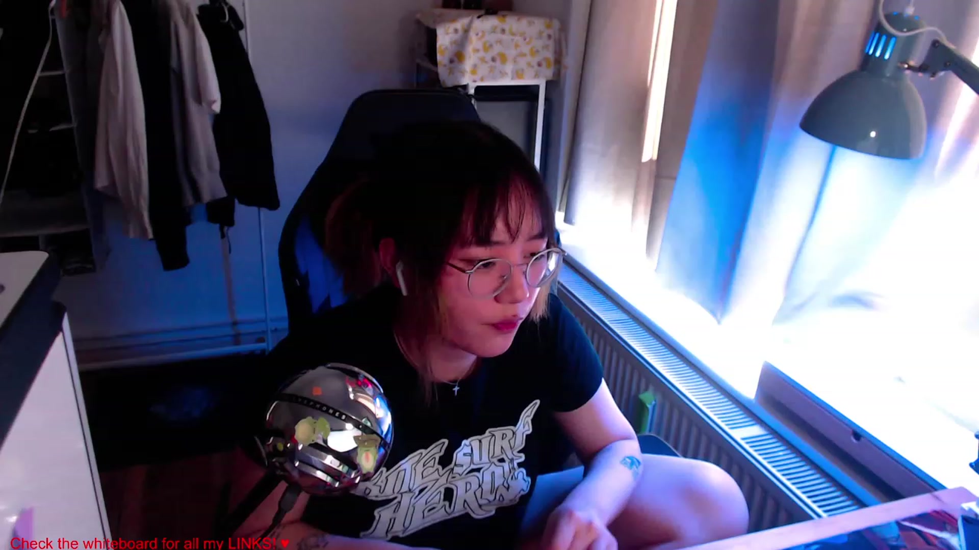Gallery image thumbnail from Kuromin's myfreecams stream on, 06/21/2023, 14:54 image 5 of 20