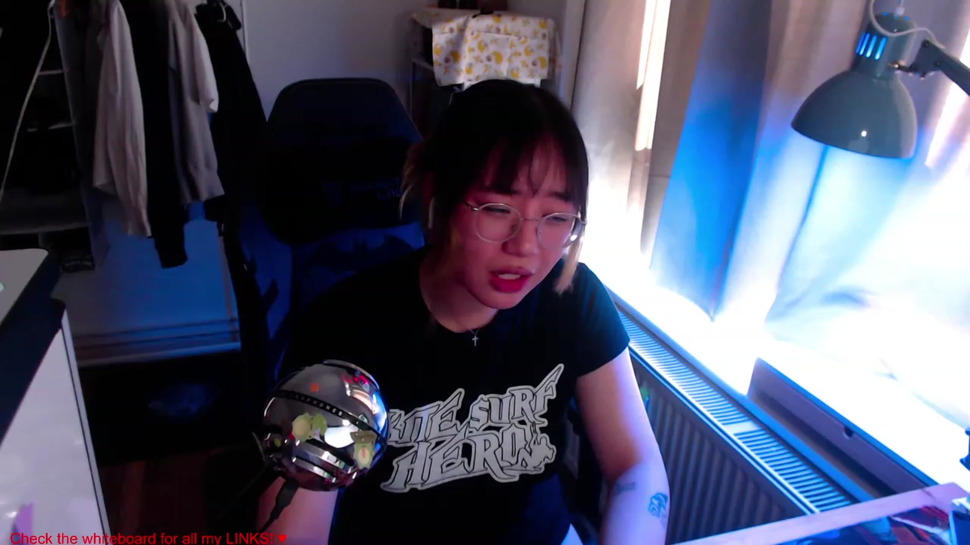 Gallery image thumbnail from Kuromin's myfreecams stream on, 06/21/2023, 14:54 image 7 of 20