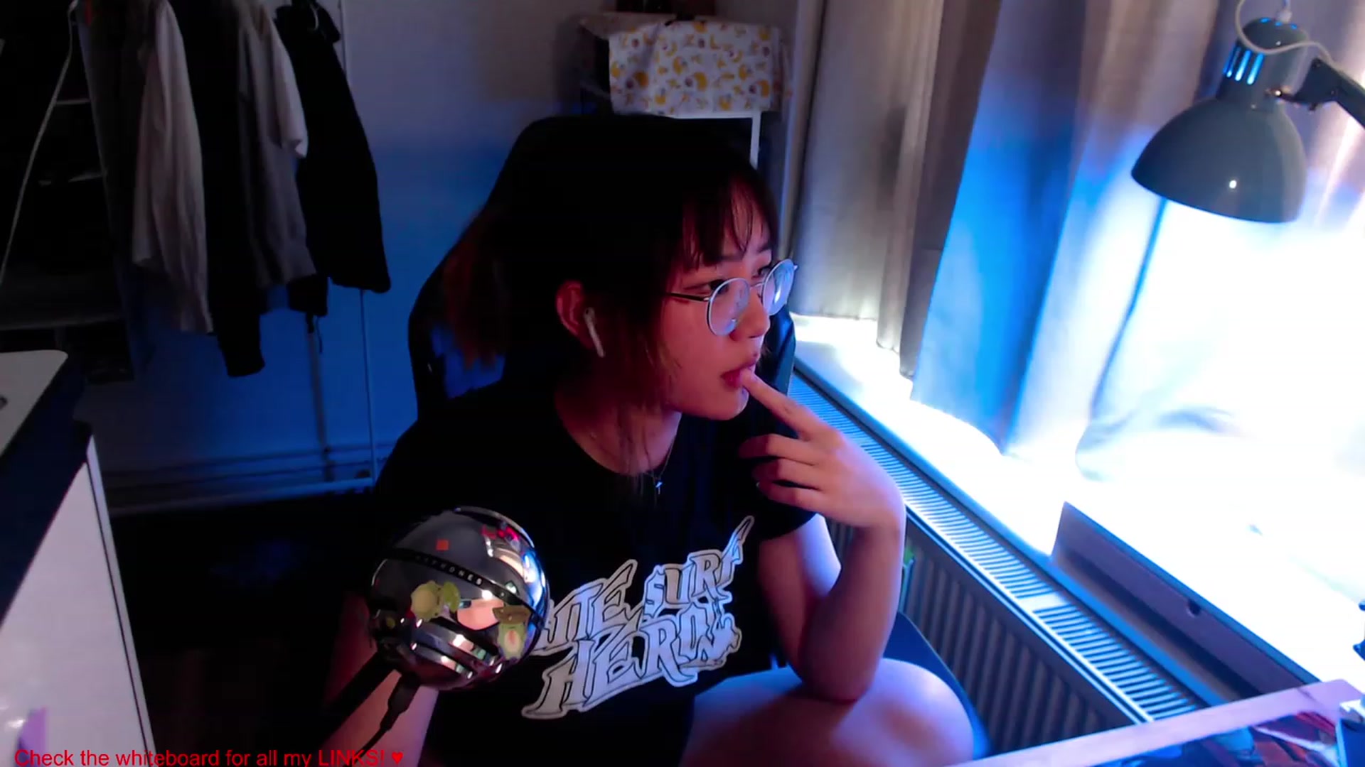 Gallery image thumbnail from Kuromin's myfreecams stream on, 06/21/2023, 14:54 image 3 of 20