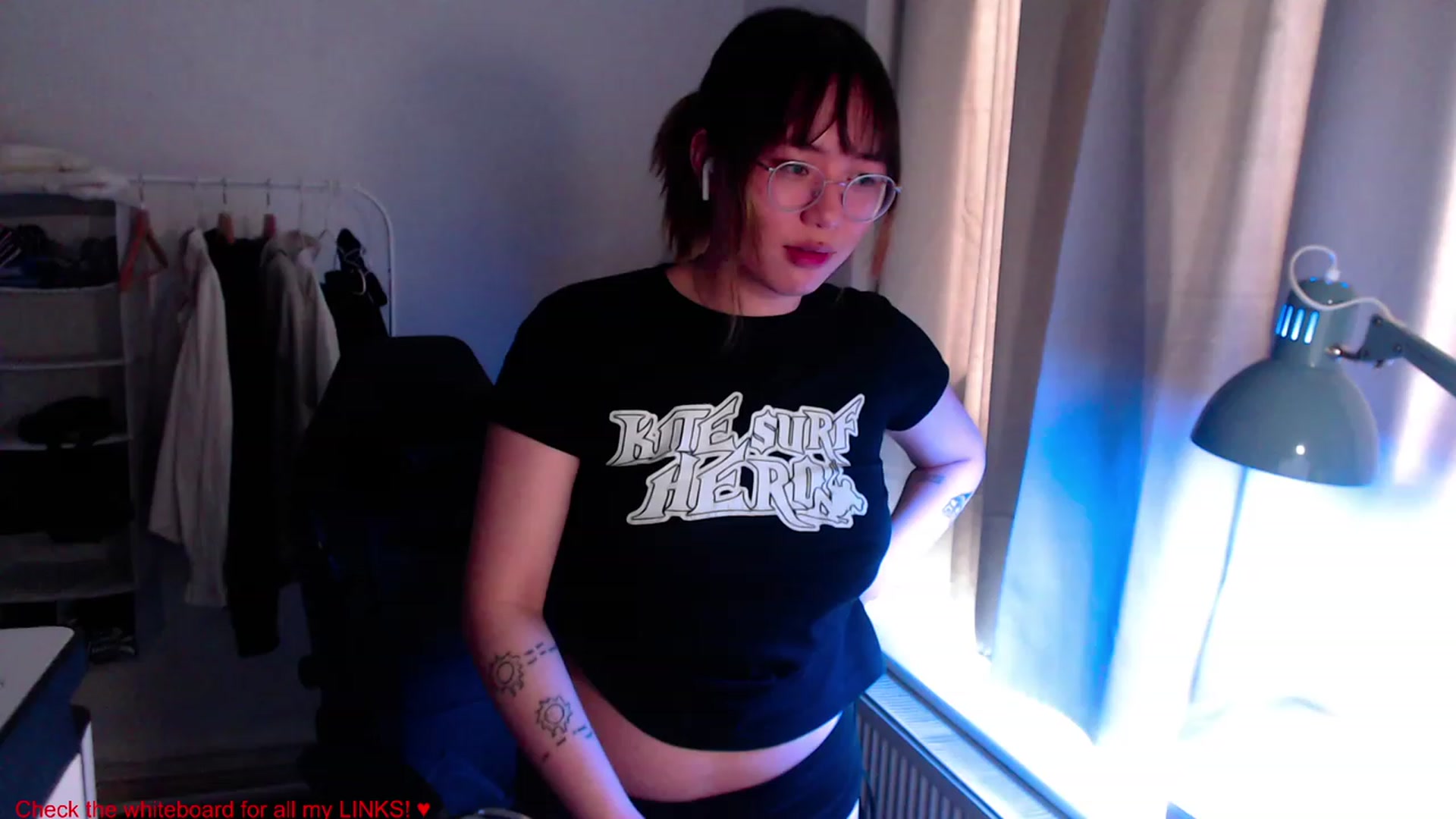 Gallery image thumbnail from Kuromin's myfreecams stream on, 06/21/2023, 14:54 image 12 of 20