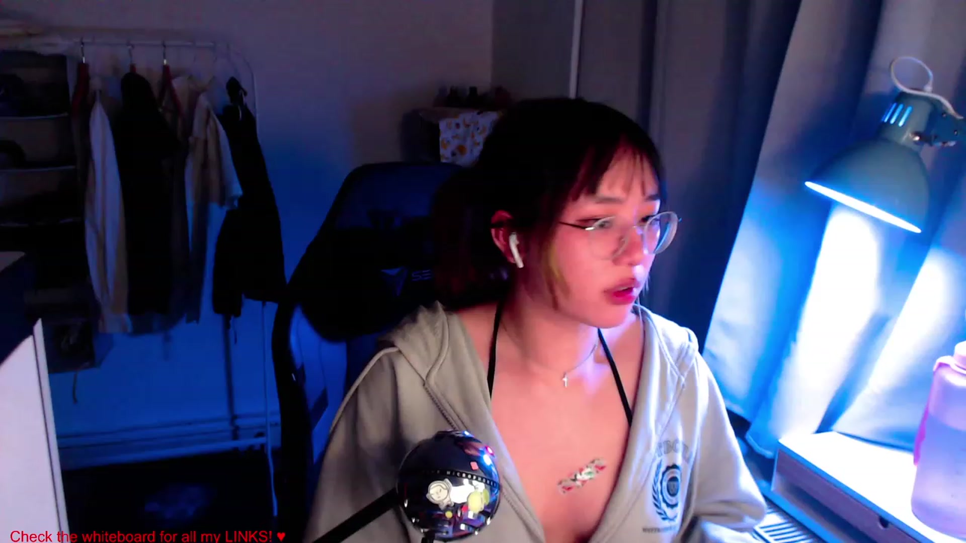 Gallery image thumbnail from Kuromin's myfreecams stream on, 06/22/2023, 22:10 image 1 of 20