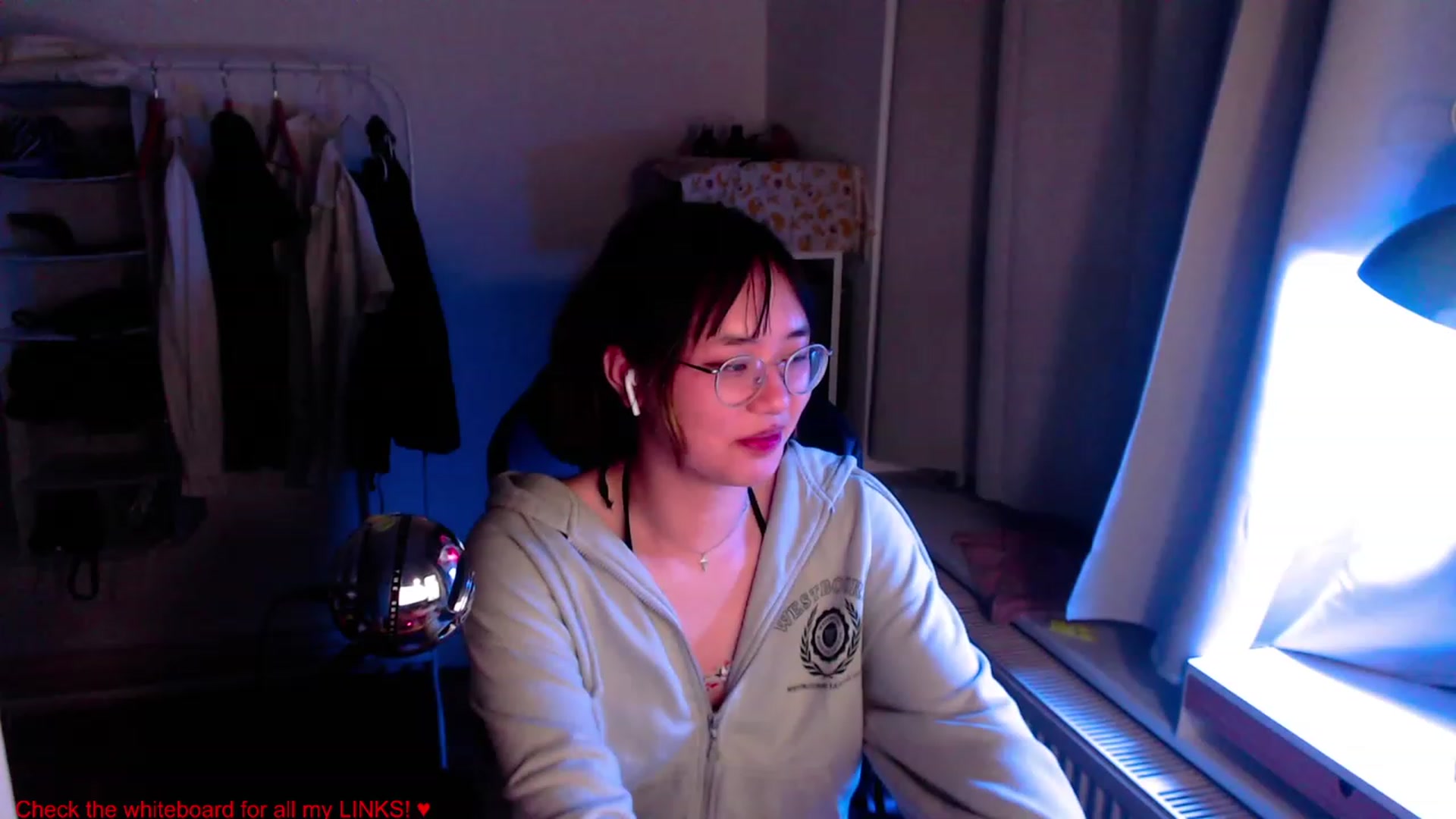 Gallery image thumbnail from Kuromin's myfreecams stream on, 06/23/2023, 24:04 image 6 of 20