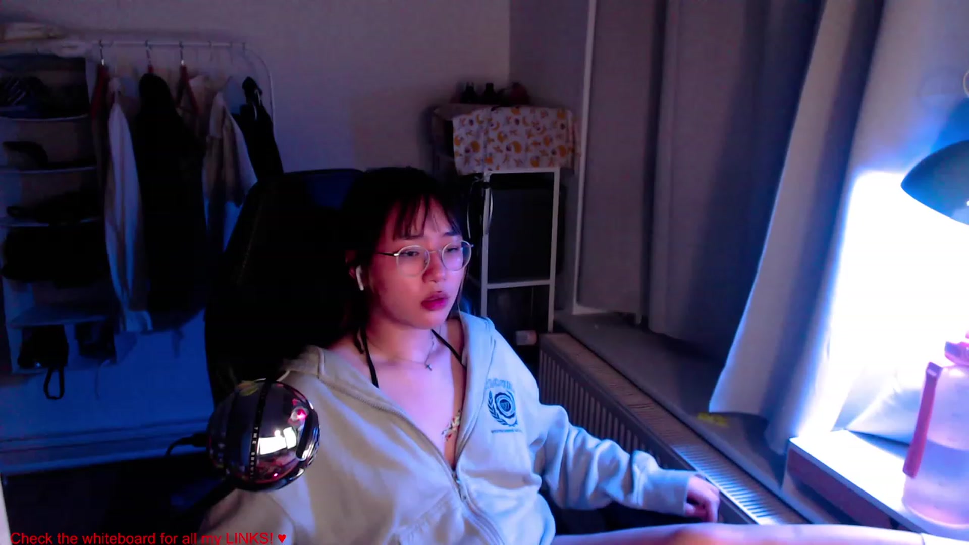 Gallery image thumbnail from Kuromin's myfreecams stream on, 06/23/2023, 24:04 image 15 of 20