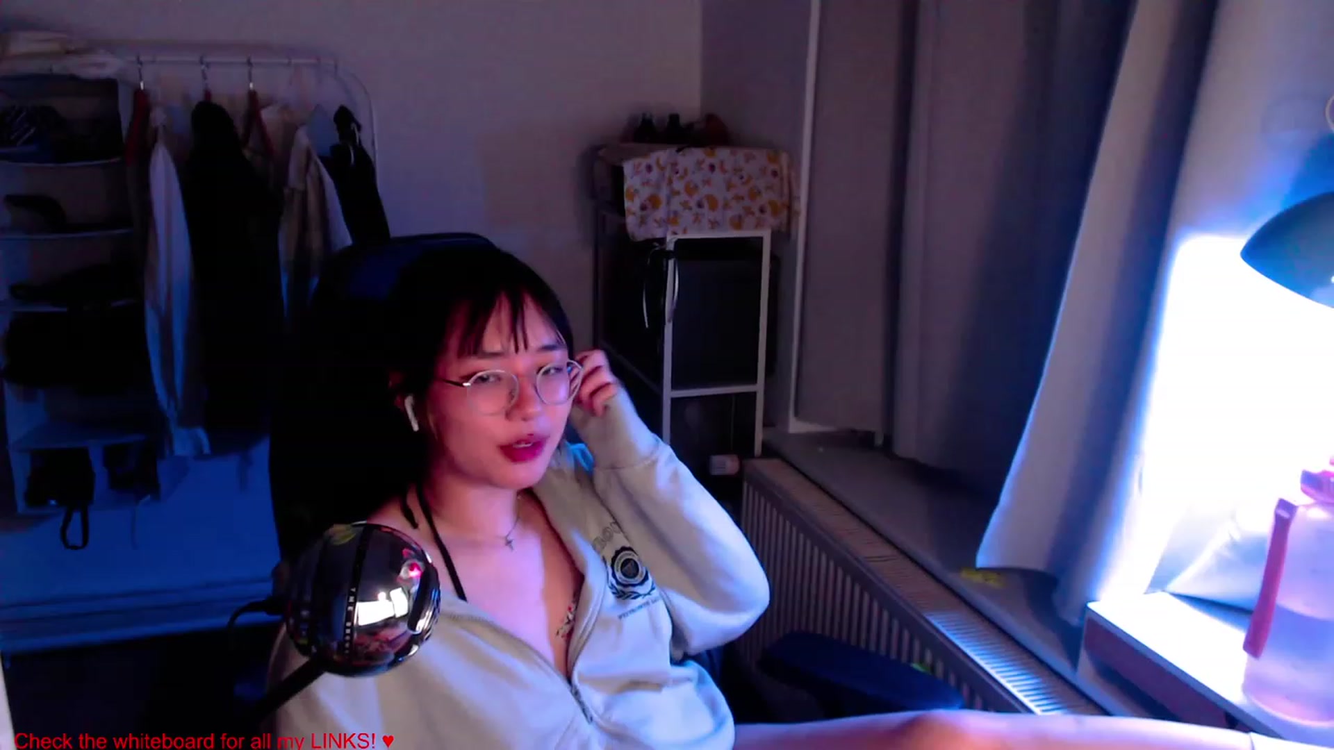 Gallery image thumbnail from Kuromin's myfreecams stream on, 06/23/2023, 24:04 image 14 of 20