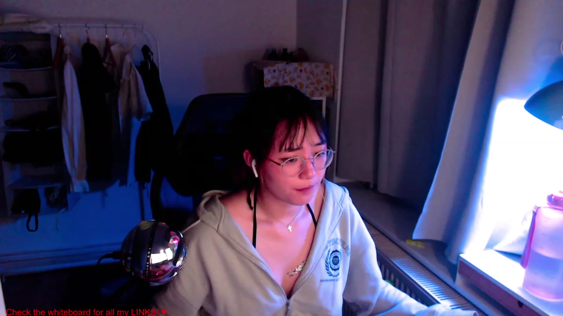 Gallery image thumbnail from Kuromin's myfreecams stream on, 06/23/2023, 24:04 image 18 of 20