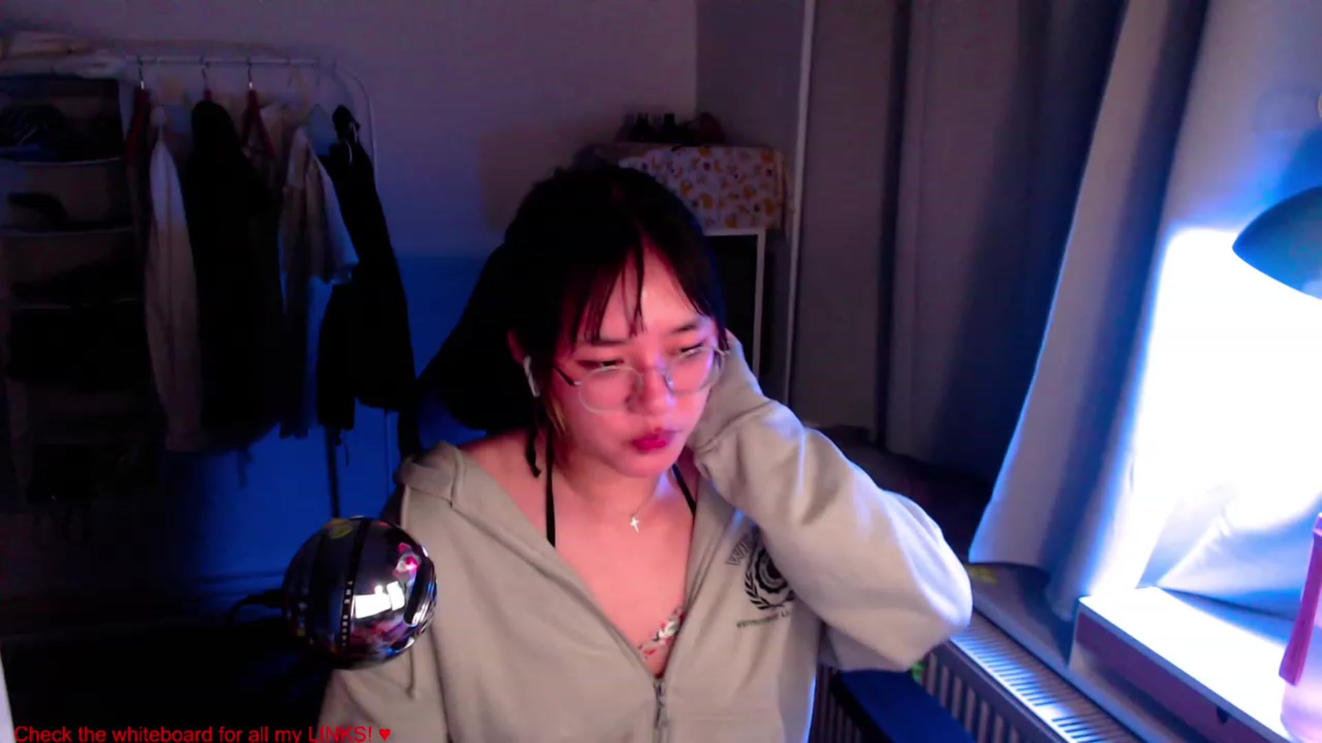 Gallery image thumbnail from Kuromin's myfreecams stream on, 06/23/2023, 24:04 image 9 of 20