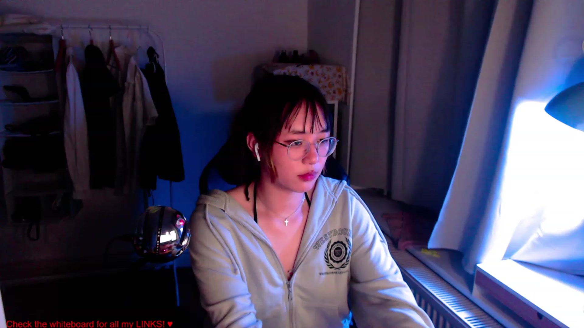 Gallery image thumbnail from Kuromin's myfreecams stream on, 06/23/2023, 24:04 image 3 of 20