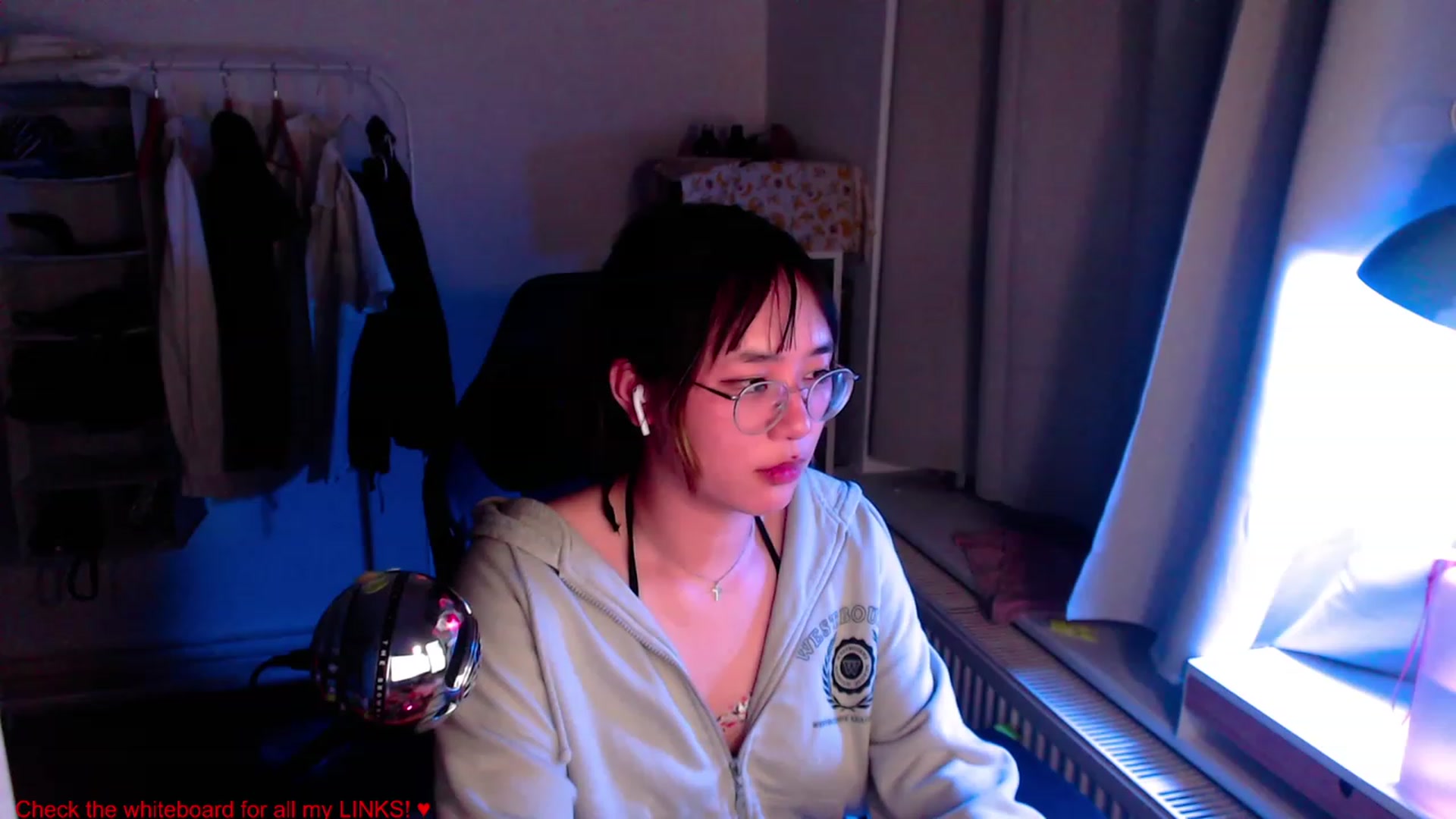 Gallery image thumbnail from Kuromin's myfreecams stream on, 06/23/2023, 24:04 image 8 of 20
