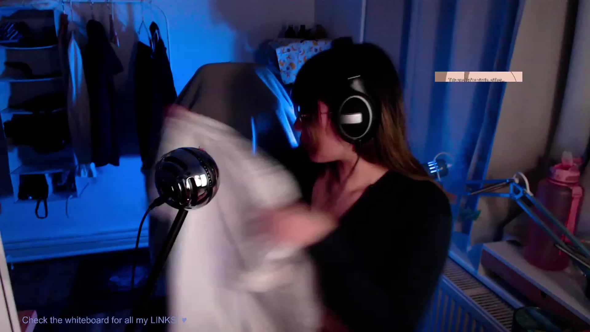 Gallery image thumbnail from Kuromin's myfreecams stream on, 06/24/2023, 04:16 image 11 of 20