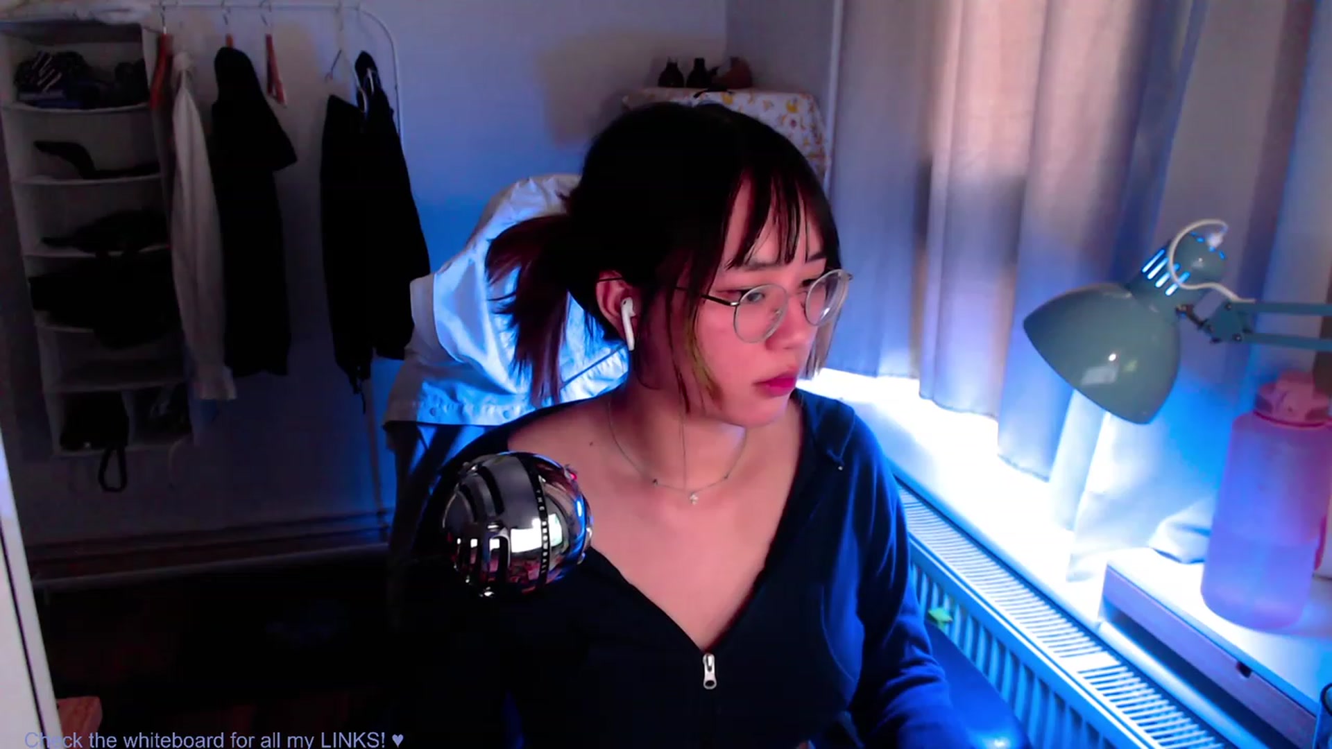 Gallery image thumbnail from Kuromin's myfreecams stream on, 06/24/2023, 07:22 image 12 of 20