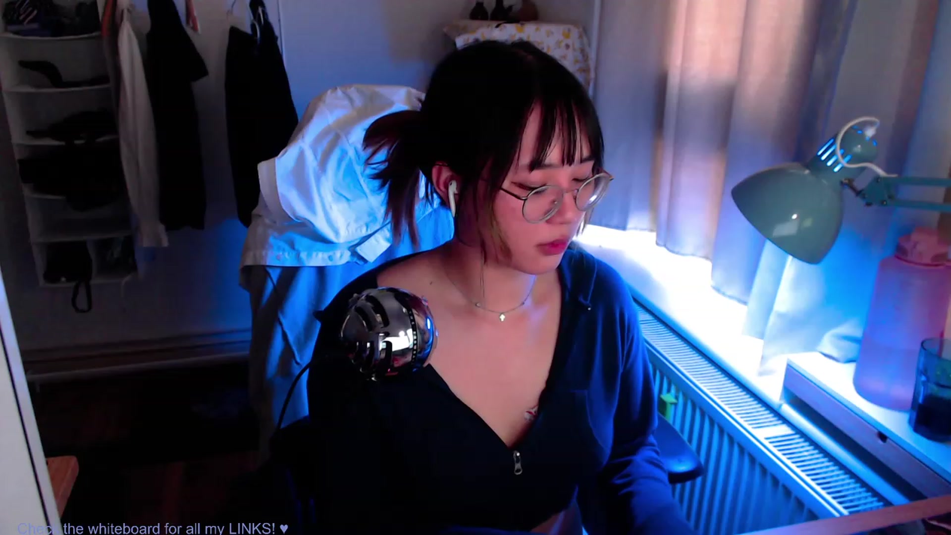 Gallery image thumbnail from Kuromin's myfreecams stream on, 06/24/2023, 07:22 image 10 of 20