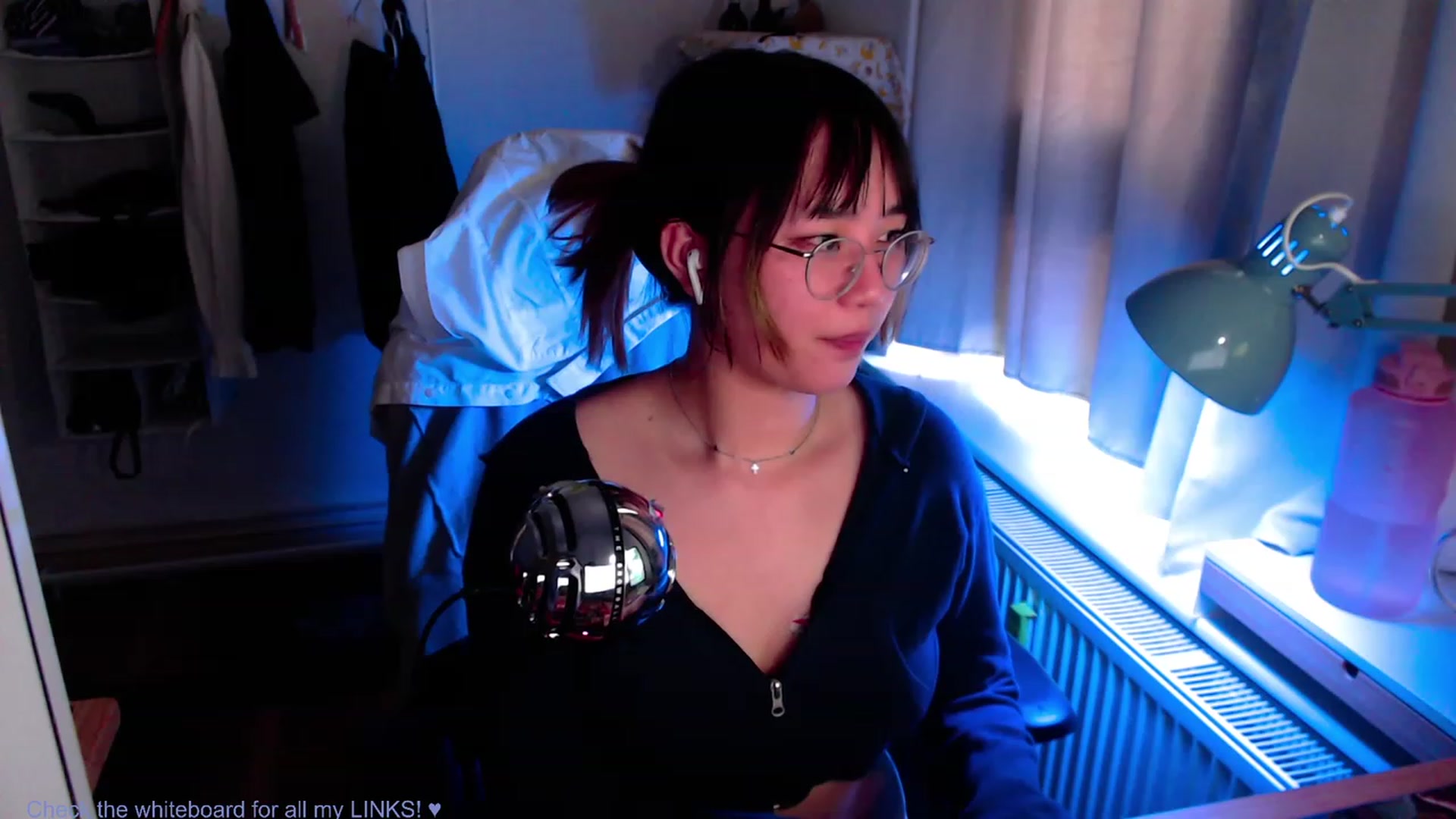 Gallery image thumbnail from Kuromin's myfreecams stream on, 06/24/2023, 07:22 image 3 of 20