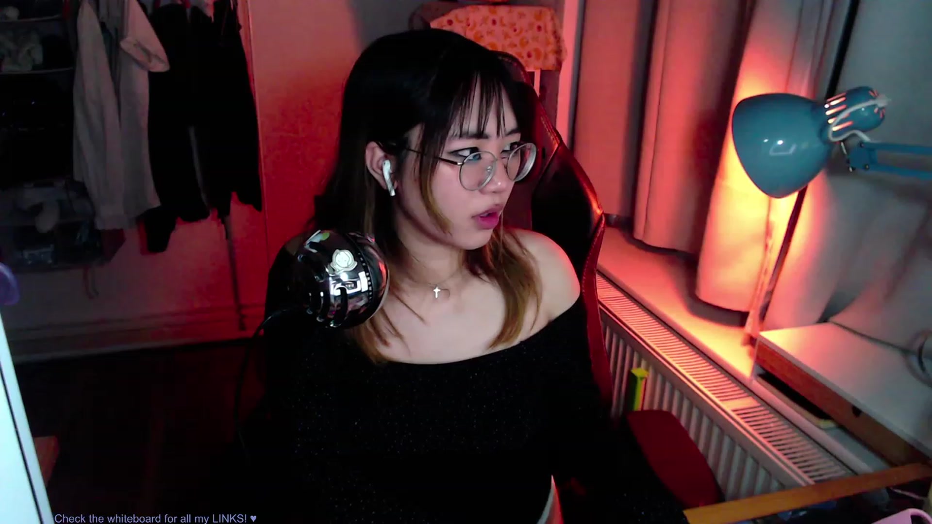 Gallery image thumbnail from Kuromin's myfreecams stream on, 06/28/2023, 01:32 image 9 of 20