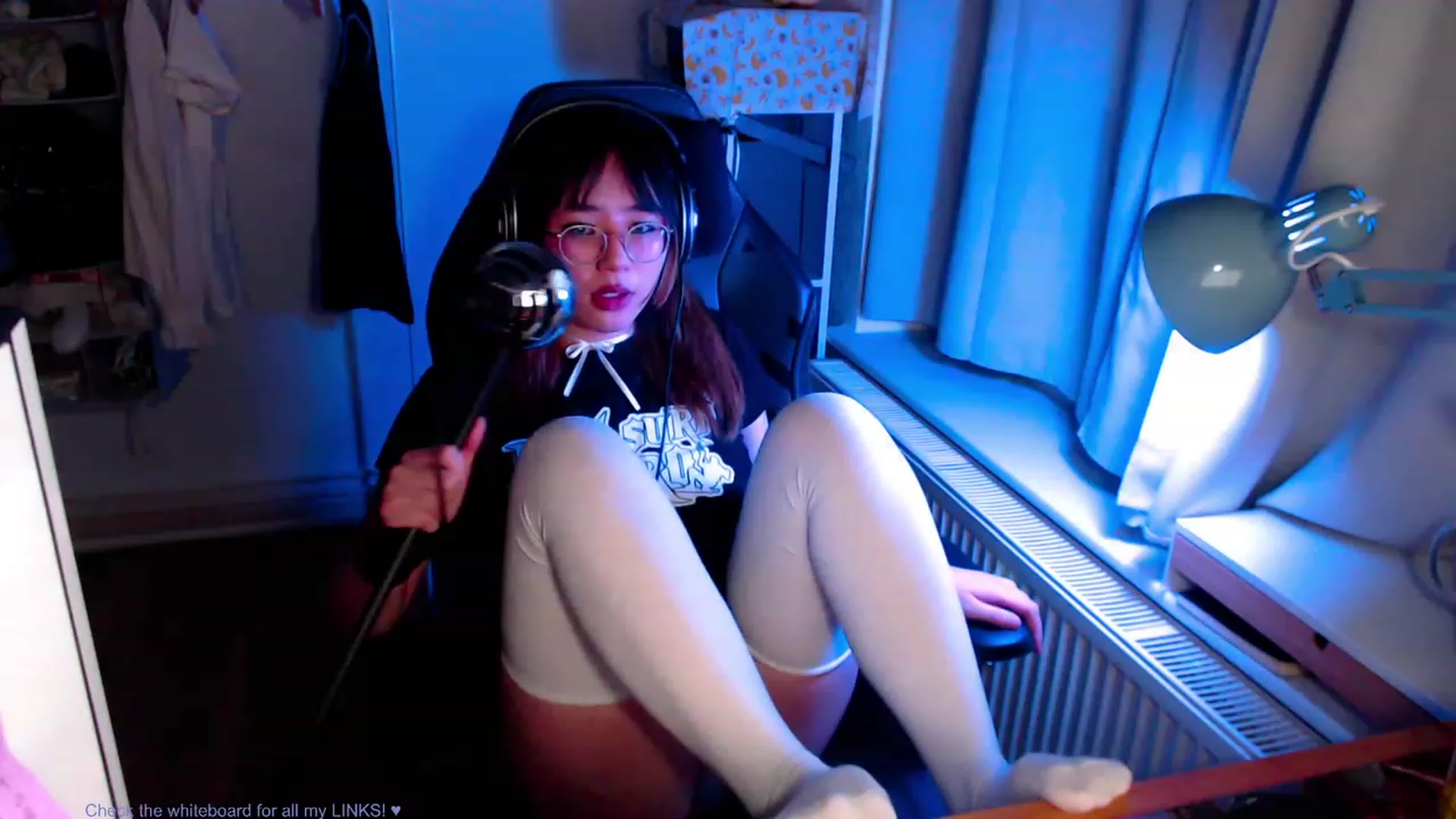 Gallery image thumbnail from Kuromin's myfreecams stream on, 06/28/2023, 21:44 image 4 of 20