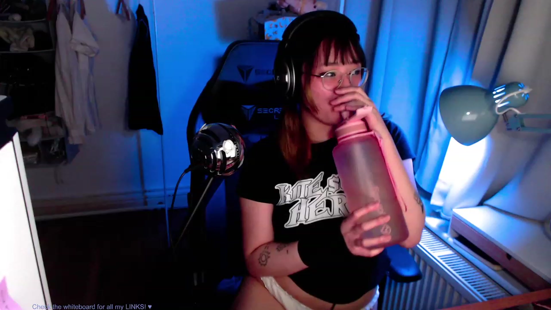 Gallery image thumbnail from Kuromin's myfreecams stream on, 06/28/2023, 23:11 image 12 of 20