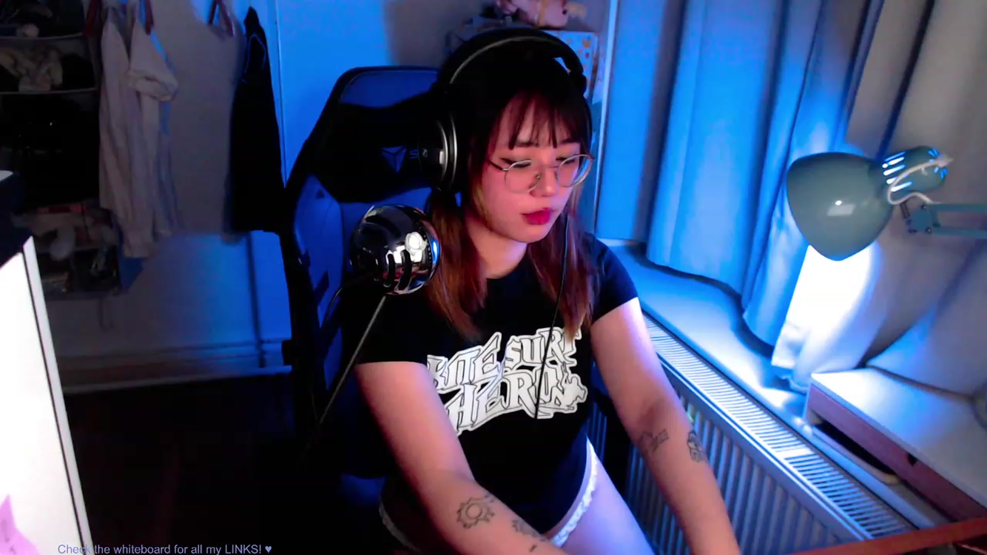 Gallery image thumbnail from Kuromin's myfreecams stream on, 06/28/2023, 23:11 image 9 of 20