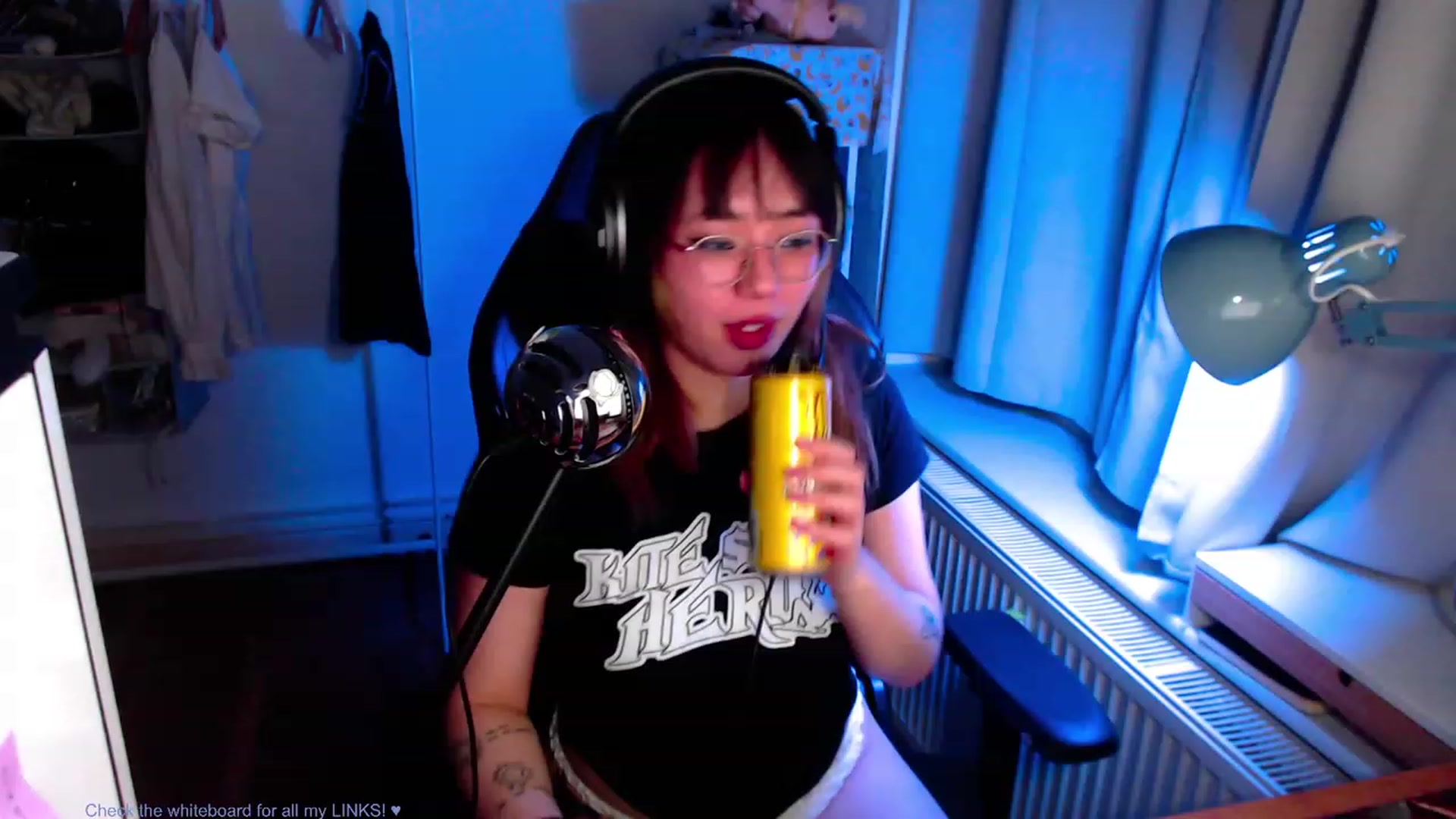 Gallery image thumbnail from Kuromin's myfreecams stream on, 06/28/2023, 23:34 image 2 of 20