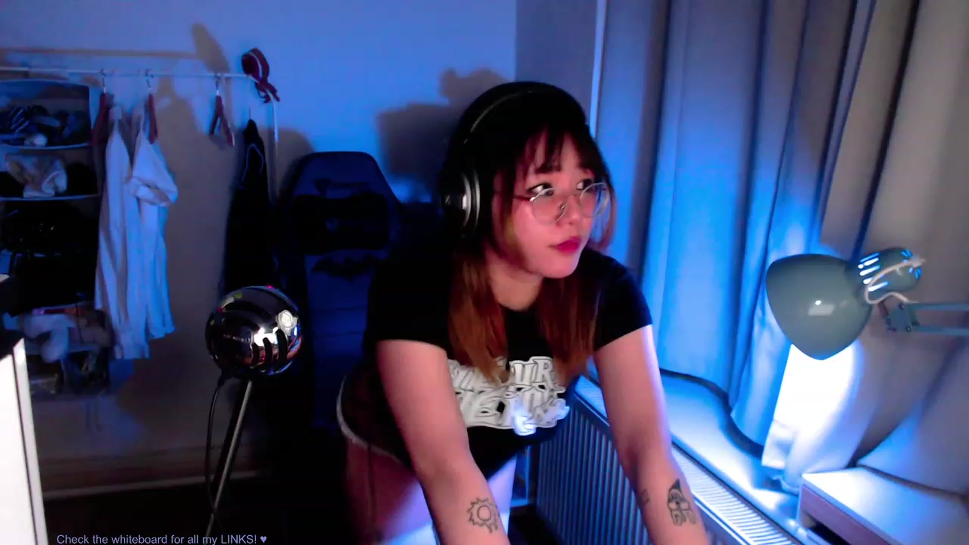 Gallery image thumbnail from Kuromin's myfreecams stream on, 06/28/2023, 23:34 image 14 of 20