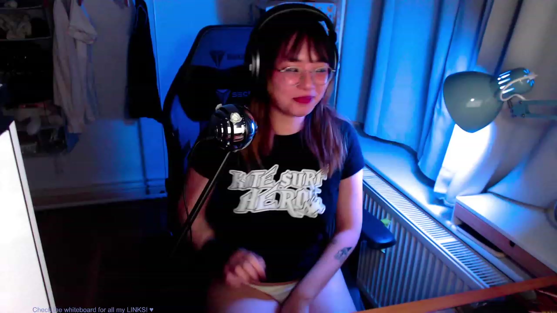 Gallery image thumbnail from Kuromin's myfreecams stream on, 06/29/2023, 24:00 image 20 of 20
