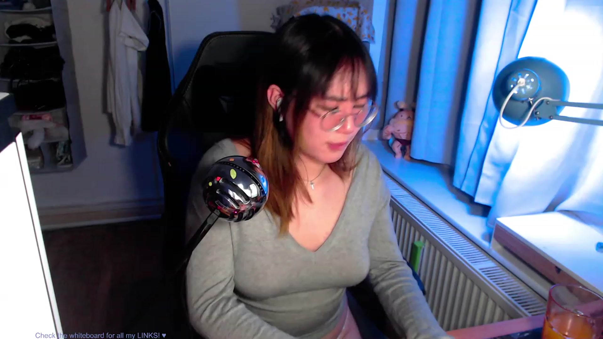 Gallery image thumbnail from Kuromin's myfreecams stream on, 07/05/2023, 01:01 image 10 of 20