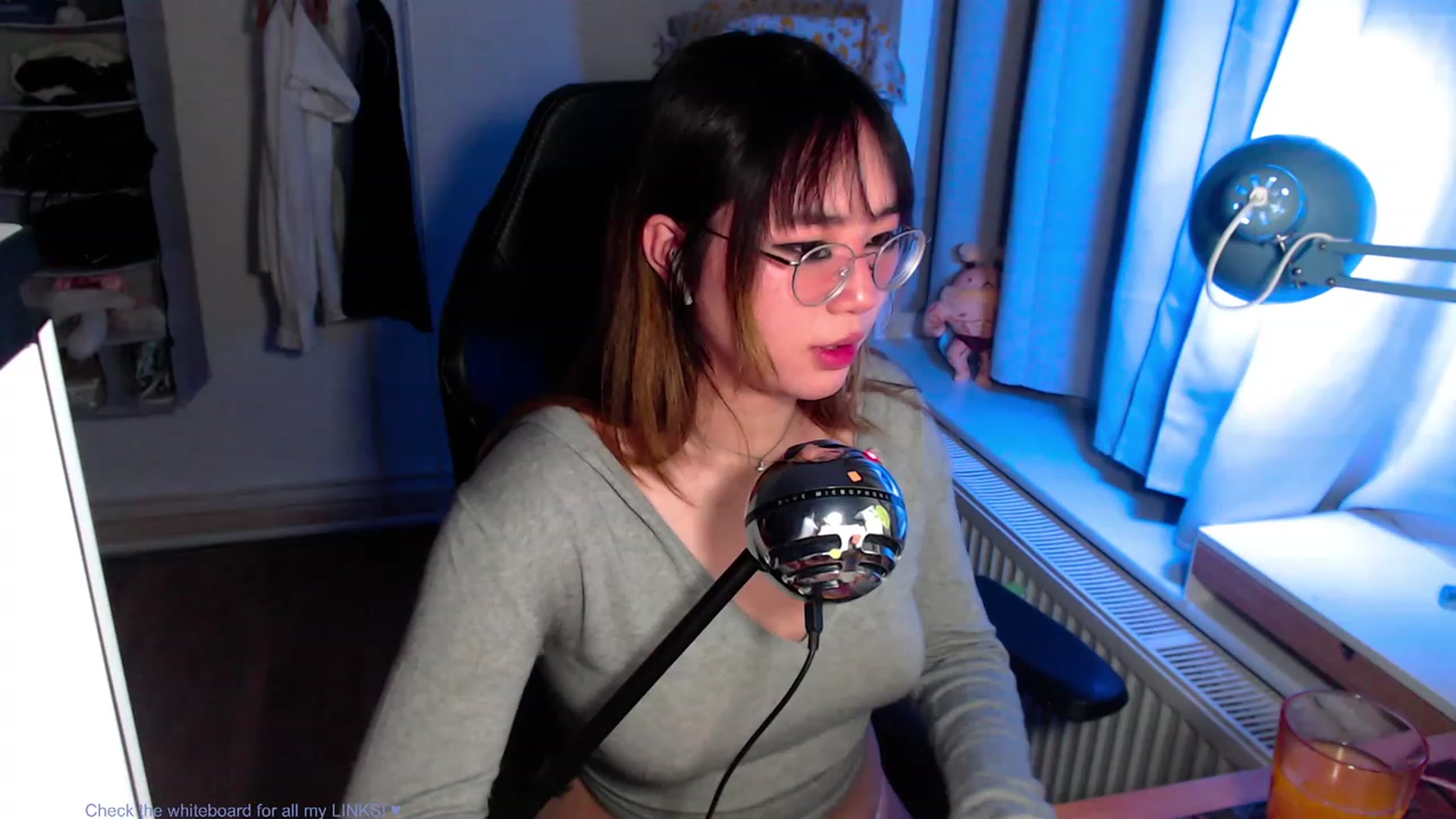 Gallery image thumbnail from Kuromin's myfreecams stream on, 07/05/2023, 01:01 image 8 of 20