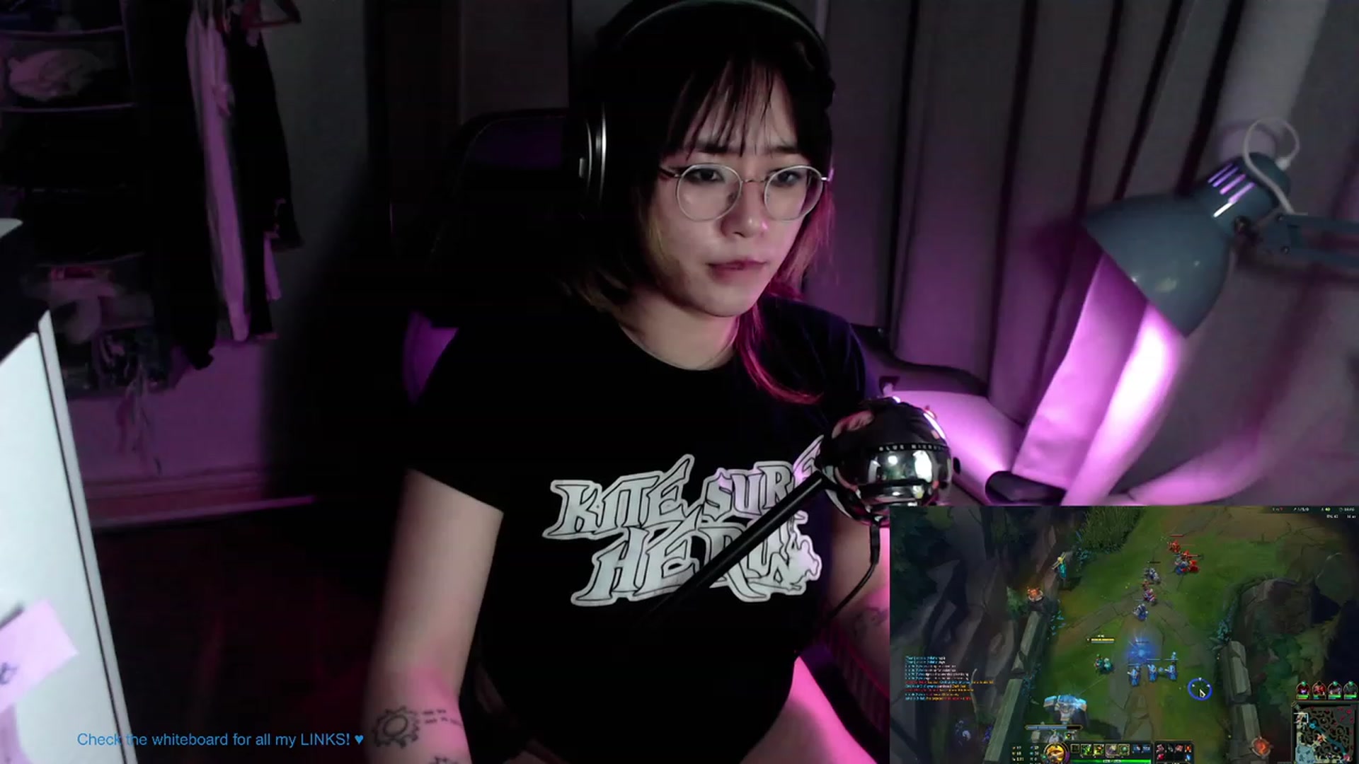 Gallery image thumbnail from Kuromin's myfreecams stream on, 07/08/2023, 02:32 image 7 of 20