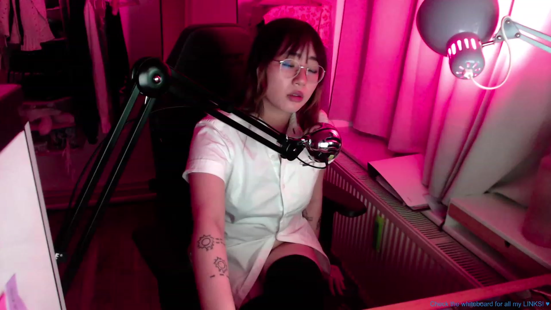 Gallery image thumbnail from Kuromin's myfreecams stream on, 07/12/2023, 03:33 image 4 of 20