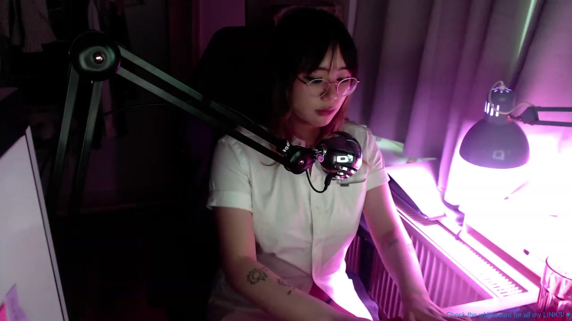 Gallery image thumbnail from Kuromin's myfreecams stream on, 07/12/2023, 04:05 image 17 of 20
