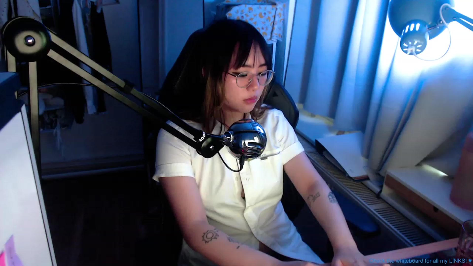 Gallery image thumbnail from Kuromin's myfreecams stream on, 07/12/2023, 04:05 image 1 of 20