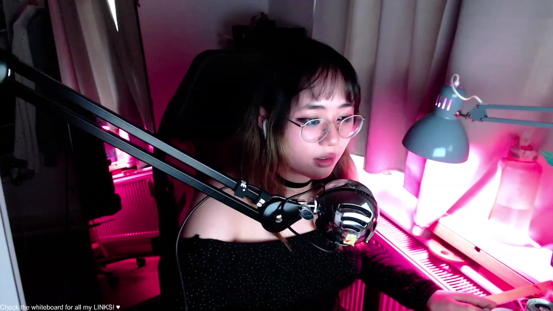 Gallery image thumbnail from Kuromin's myfreecams stream on, 07/23/2023, 19:56 image 4 of 20