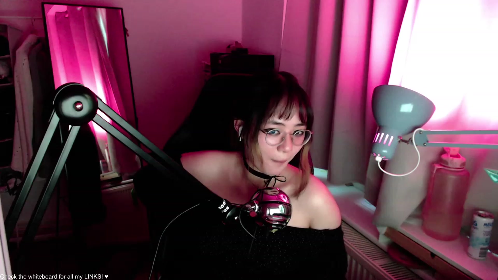 Gallery image thumbnail from Kuromin's myfreecams stream on, 07/23/2023, 19:56 image 17 of 20