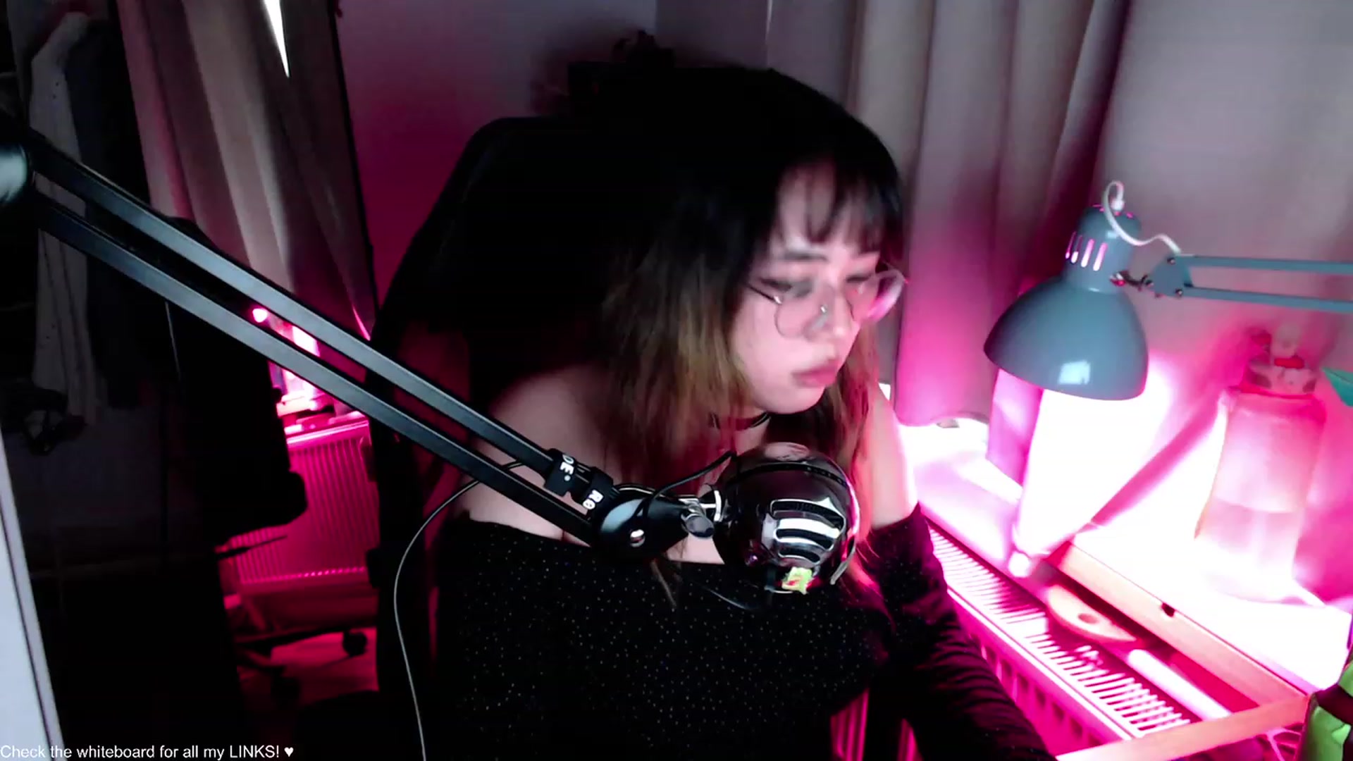 Gallery image thumbnail from Kuromin's myfreecams stream on, 07/23/2023, 19:56 image 5 of 20