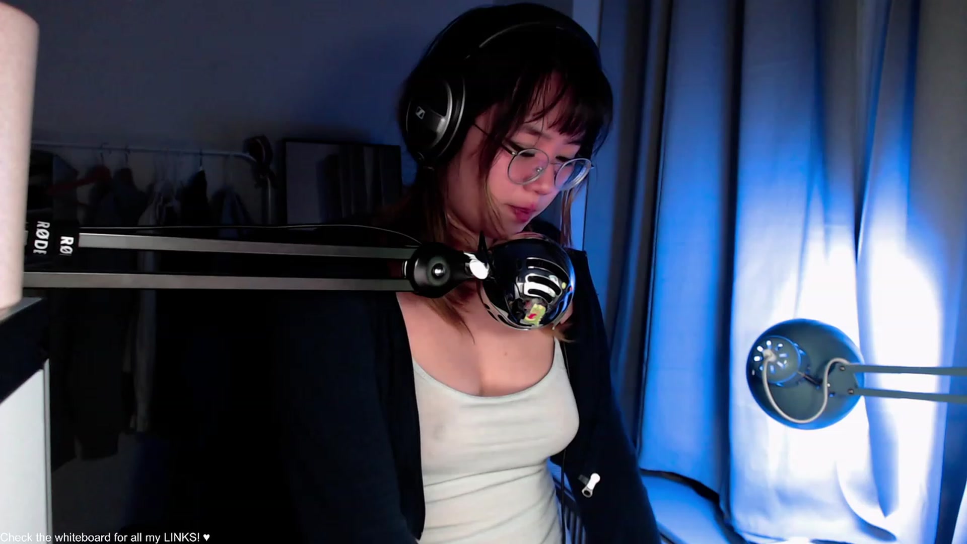 Gallery image thumbnail from Kuromin's myfreecams stream on, 07/29/2023, 21:42 image 3 of 20