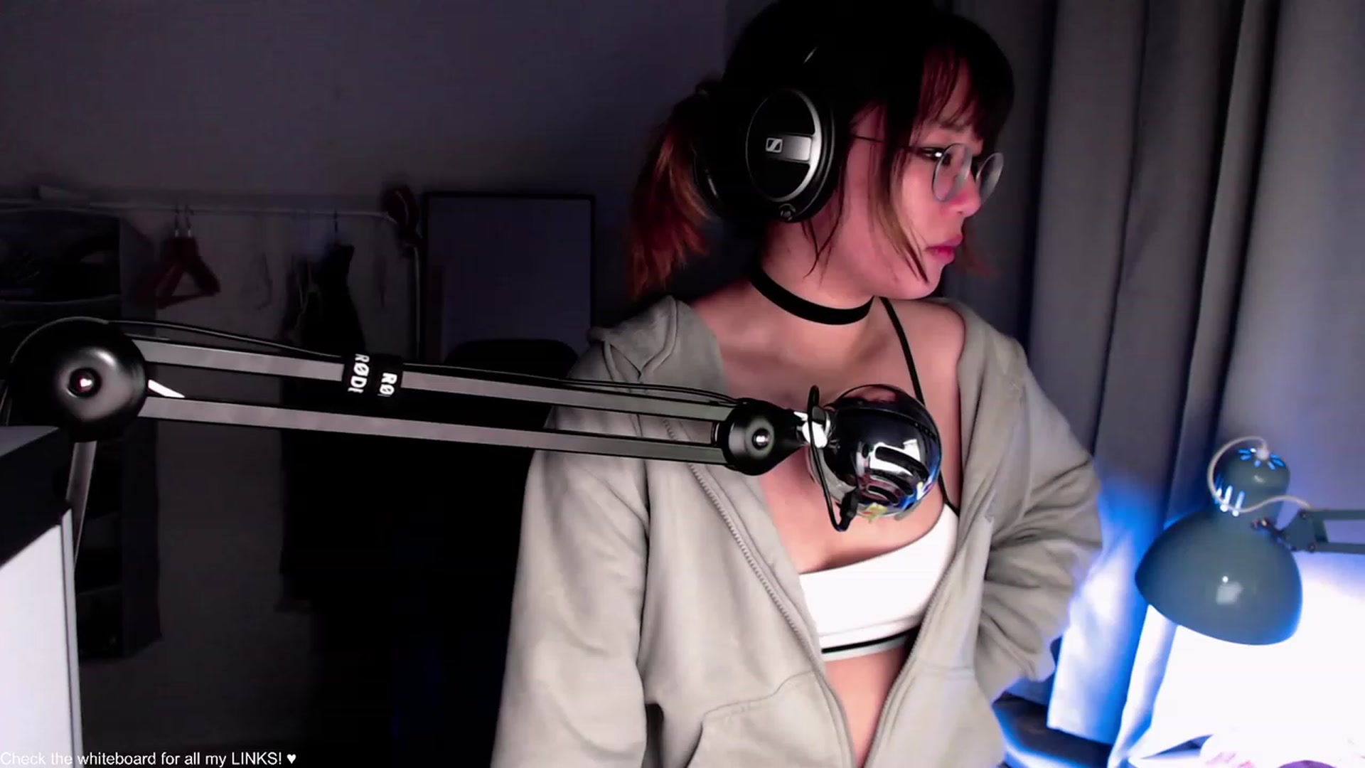 Gallery image thumbnail from Kuromin's myfreecams stream on, 08/03/2023, 02:41 image 14 of 20