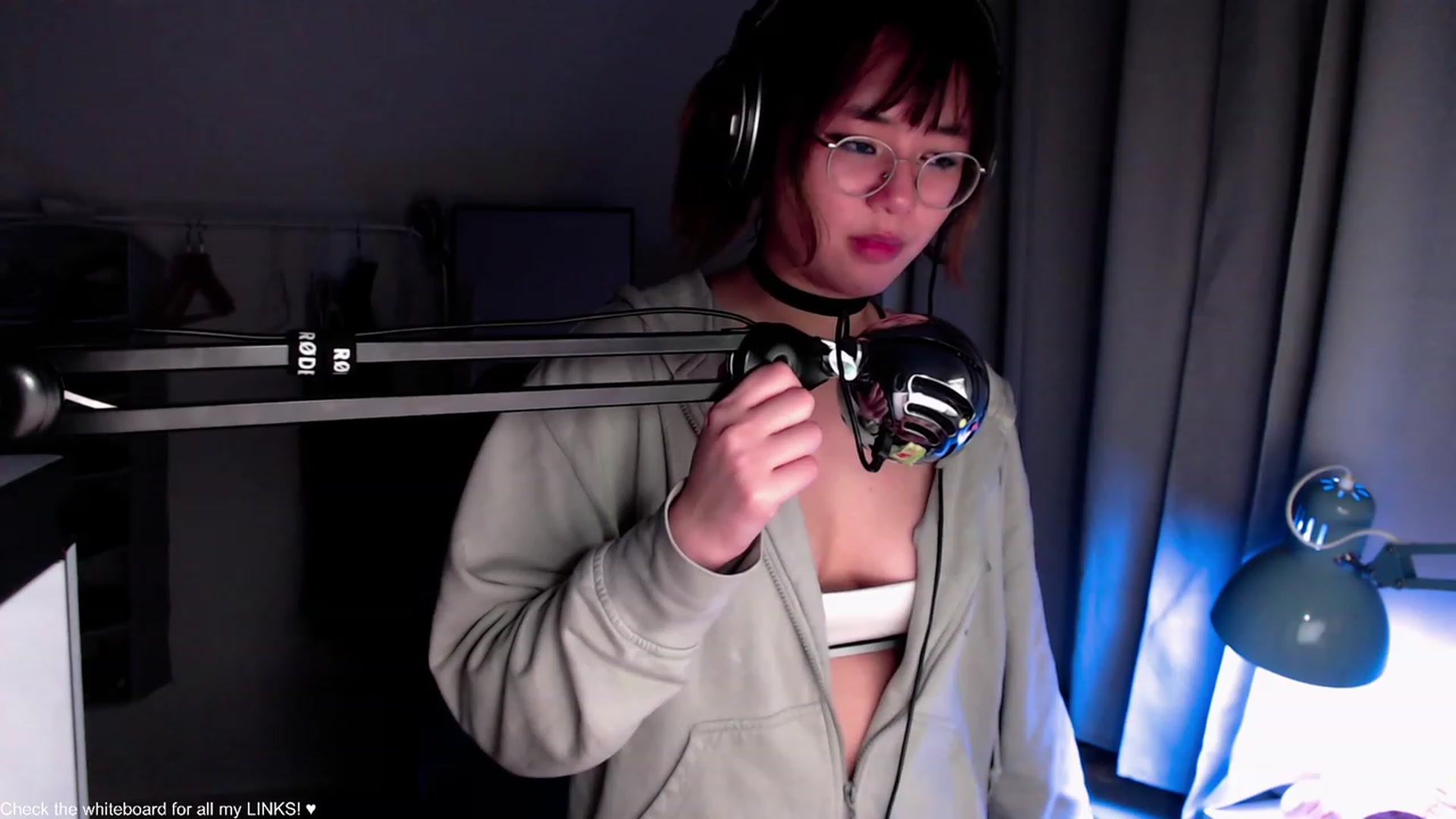Gallery image thumbnail from Kuromin's myfreecams stream on, 08/03/2023, 02:41 image 12 of 20