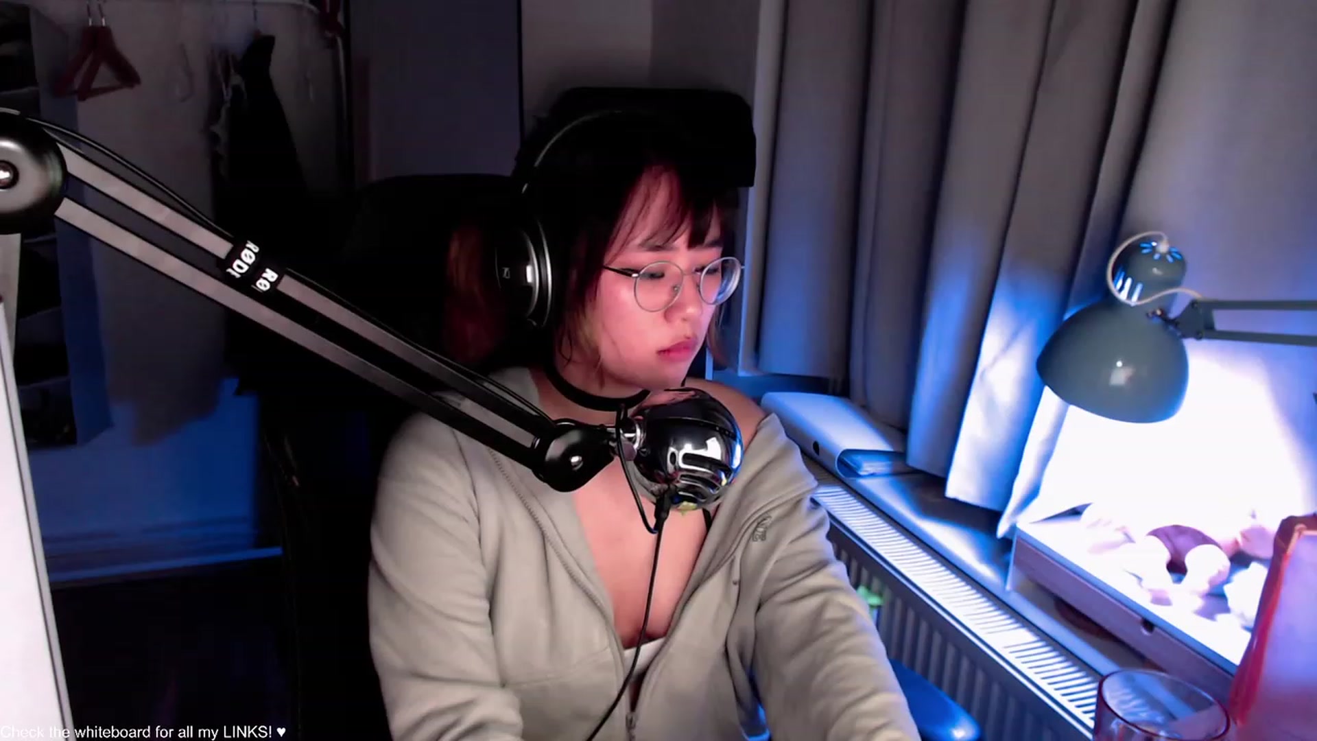 Gallery image thumbnail from Kuromin's myfreecams stream on, 08/03/2023, 02:41 image 3 of 20