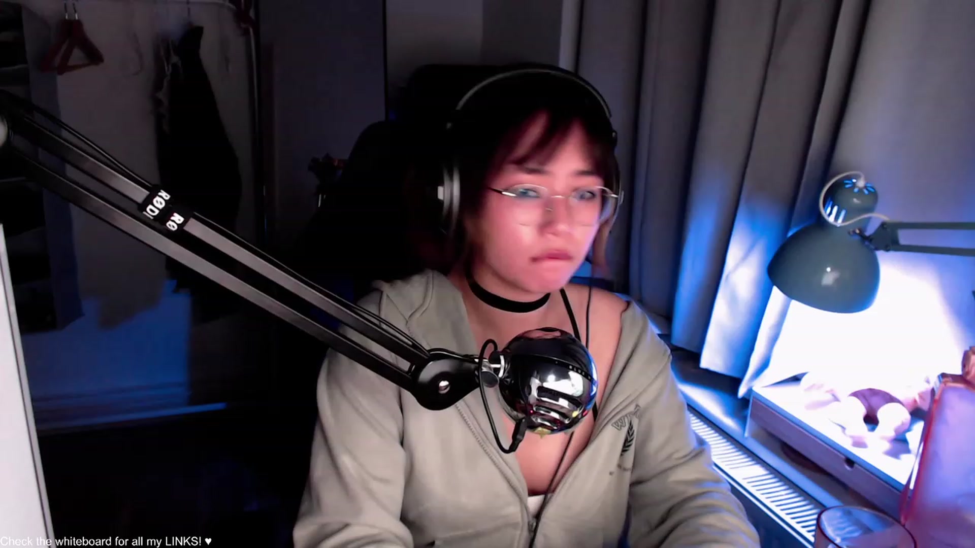 Gallery image thumbnail from Kuromin's myfreecams stream on, 08/03/2023, 02:41 image 7 of 20