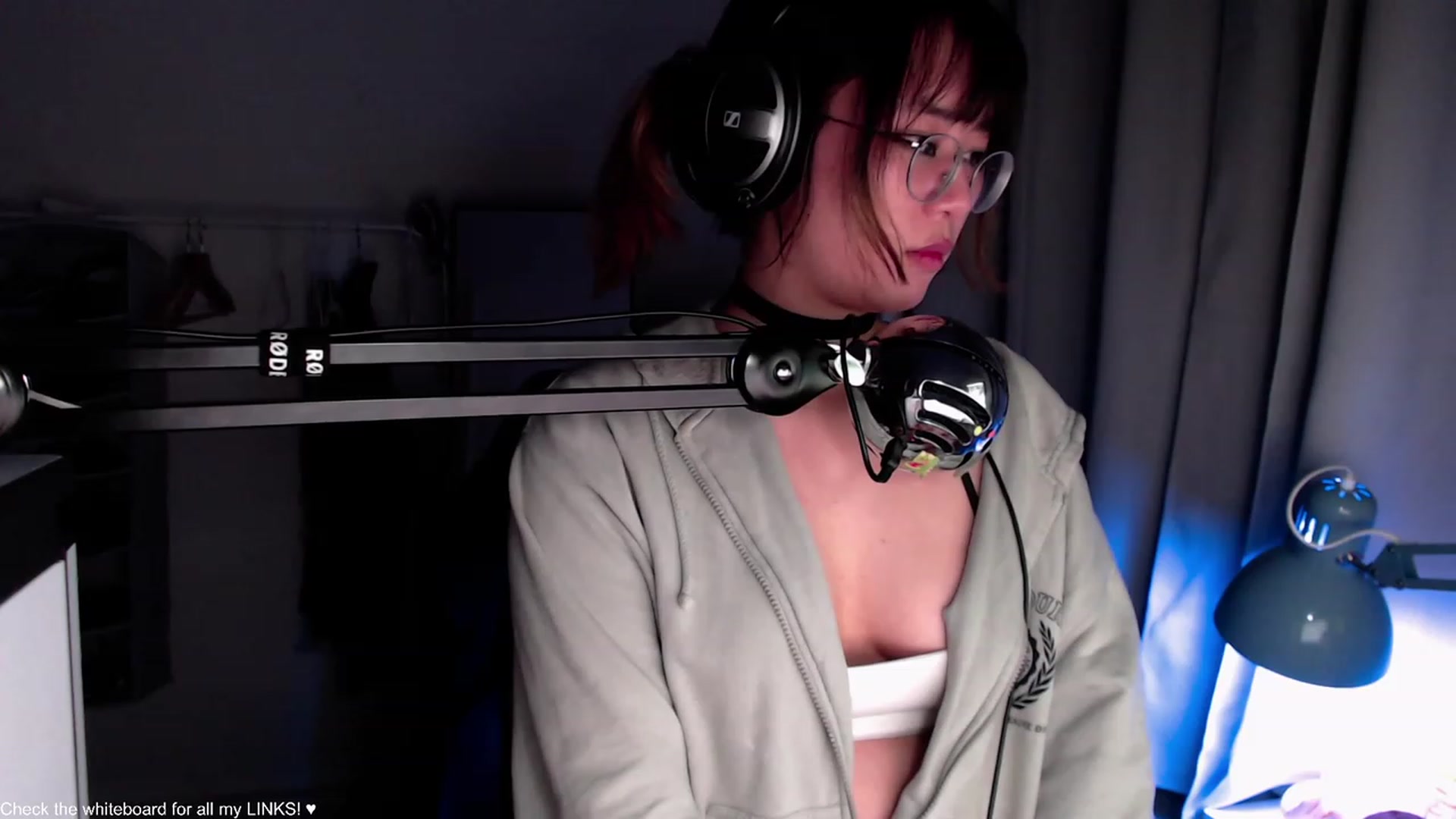 Gallery image thumbnail from Kuromin's myfreecams stream on, 08/03/2023, 02:41 image 10 of 20