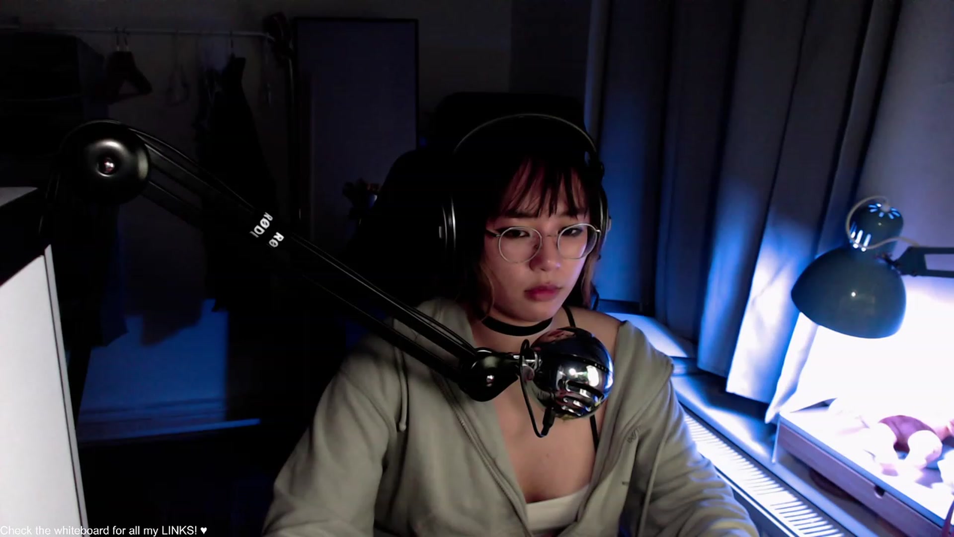 Gallery image thumbnail from Kuromin's myfreecams stream on, 08/03/2023, 02:41 image 17 of 20
