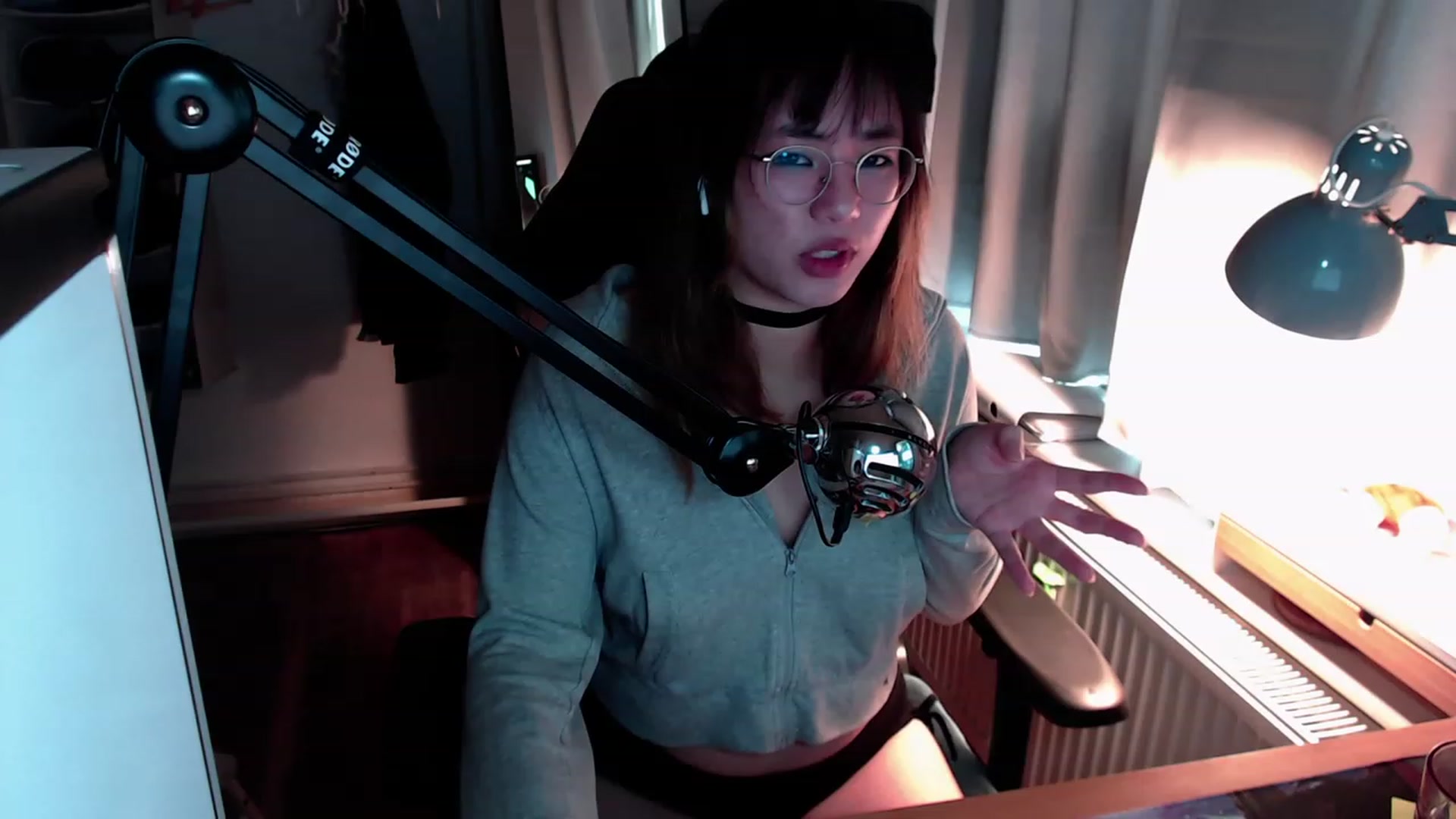 Gallery image thumbnail from Kuromin's myfreecams stream on, 08/03/2023, 15:41 image 3 of 20