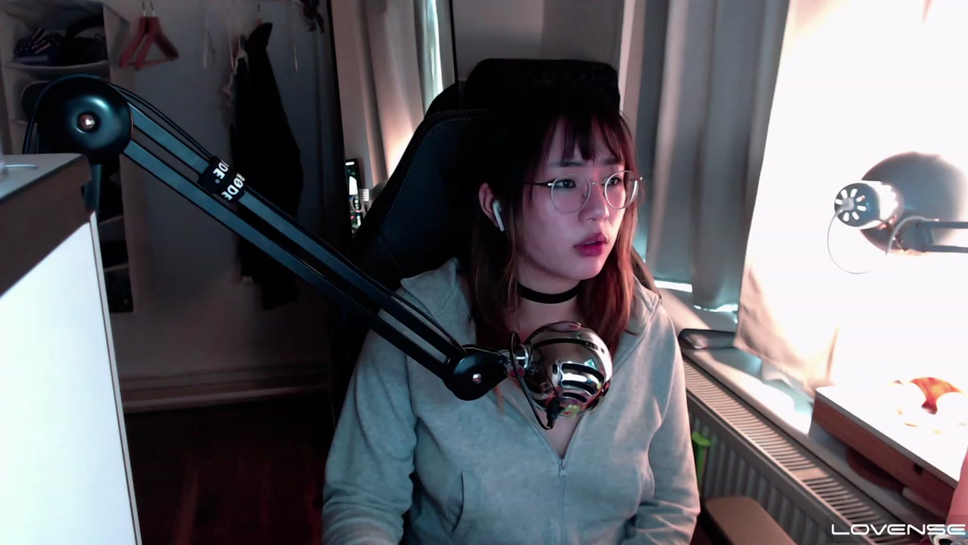 Gallery image thumbnail from Kuromin's myfreecams stream on, 08/03/2023, 16:44 image 9 of 20