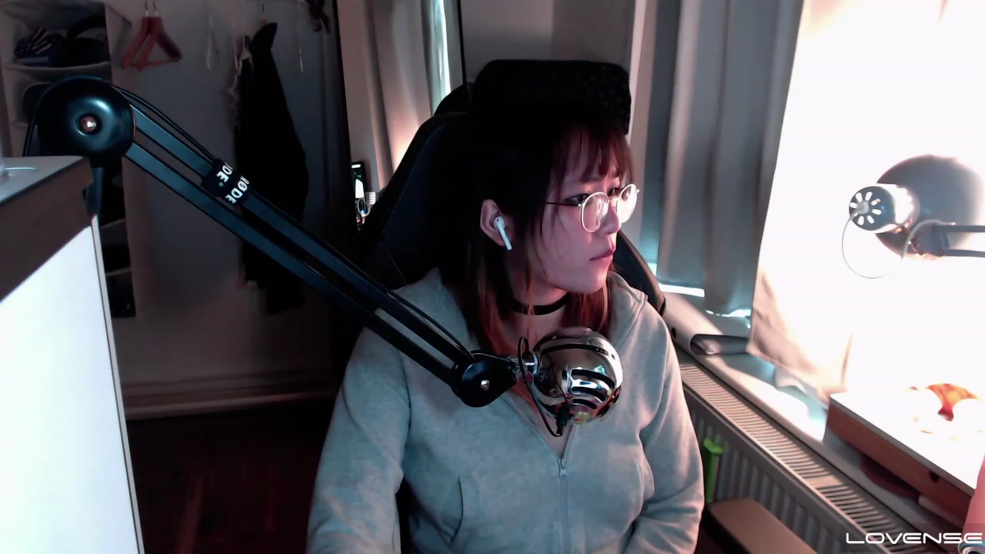 Gallery image thumbnail from Kuromin's myfreecams stream on, 08/03/2023, 16:44 image 18 of 20