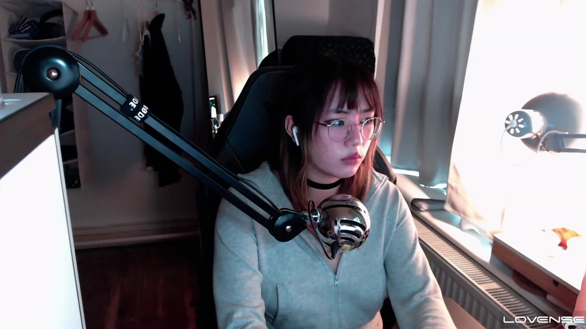 Gallery image thumbnail from Kuromin's myfreecams stream on, 08/03/2023, 16:44 image 16 of 20