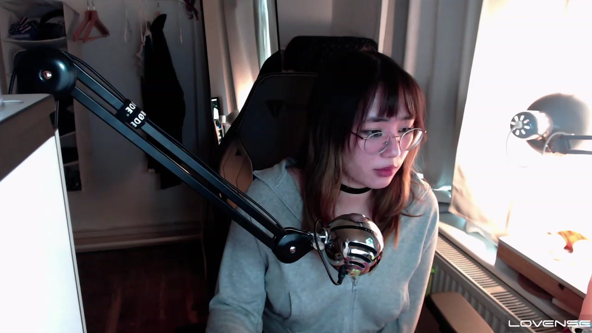 Gallery image thumbnail from Kuromin's myfreecams stream on, 08/03/2023, 16:44 image 6 of 20